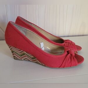 Report Red Wedge Sandals